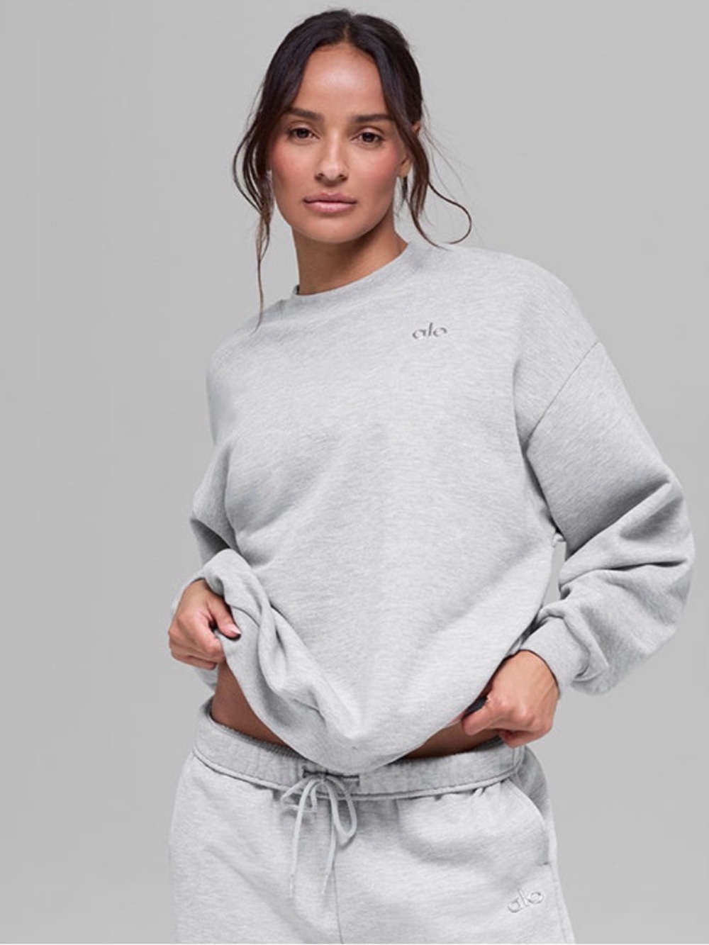 ALO Yoga Crewneck Sweatshirt in Heather Light Gray